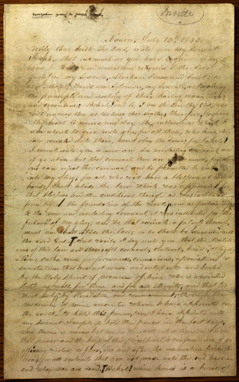 Ett historiskt handskrivet dokument från den 12 juli 1843, med bleknat bläck och åldrat papper. Texten är svår att läsa på grund av slitage och missfärgning, och vissa ord är understrukna. En anteckning högst upp visar att det är en uppenbarelse som gavs till Joseph Smith. Sidan har synliga fläckar och smetmärken.
